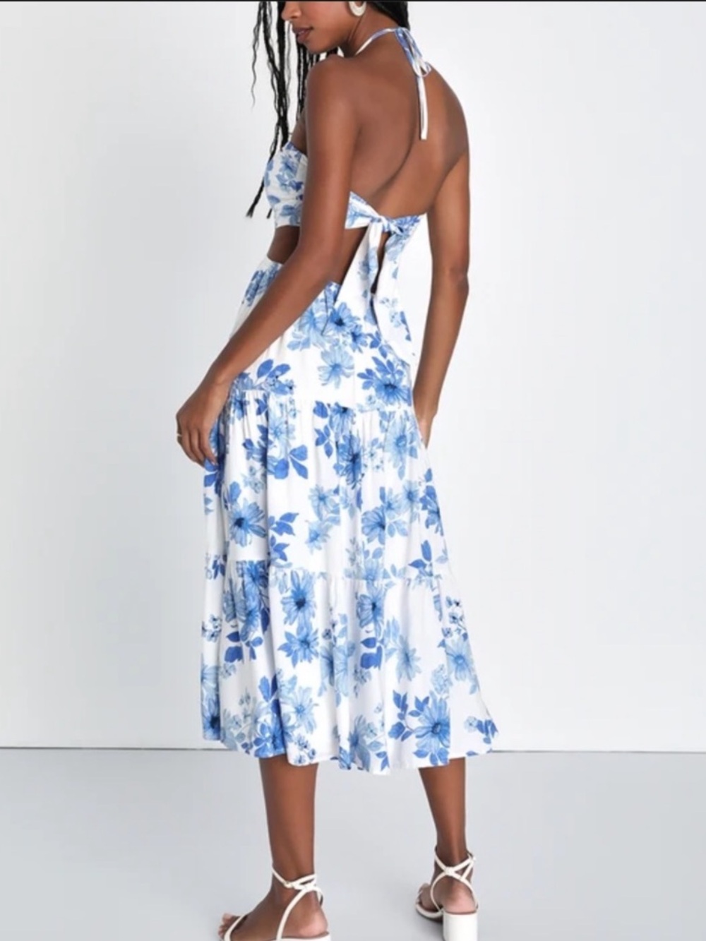 NEW Lulu's White & Blue Floral Hawaiian Cut Out Halter Neck Tiered Midi Dress - Picture 3 of 5